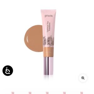 Girlactik 2 in 1 Luminous Tint Foundation - in the color F4 Medium